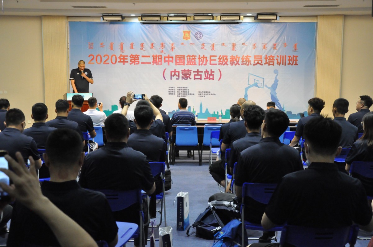 如何利用心理学技巧提高篮球比赛中的专注度_0